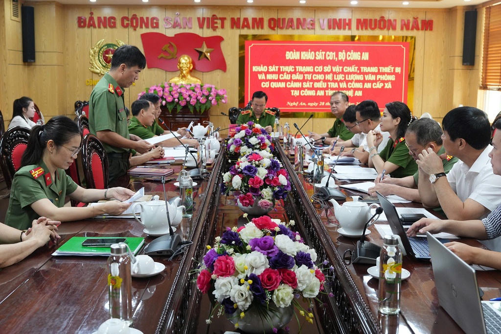 Toàn cảnh buổi làm việc