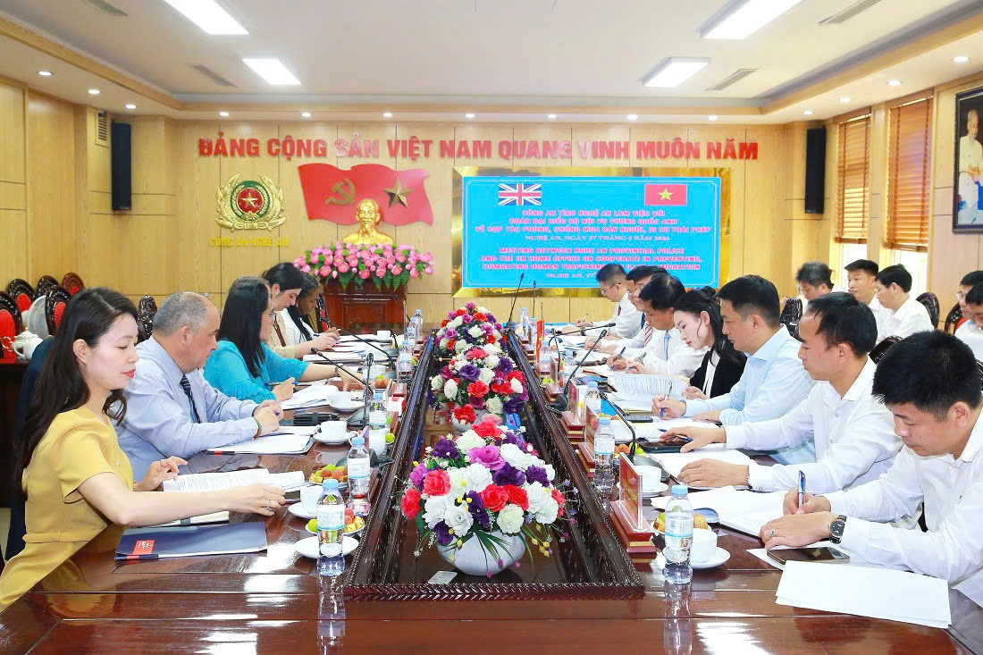 Toàn cảnh buổi làm việc