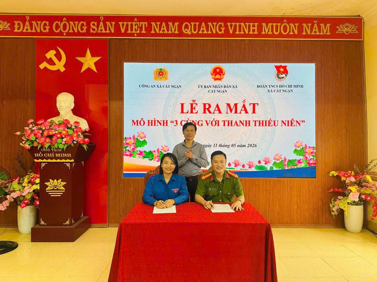 Công an xã Cát Ngạn ra mắt mô hình “3 cùng với thanh thiếu niên”