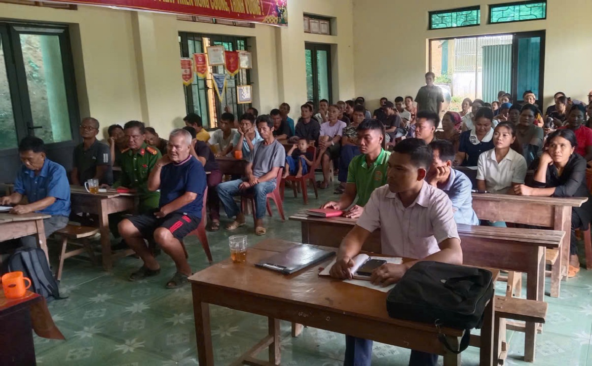 Công an xã Hữu Kiệm tổ chức buổi tuyên truyền pháp luật tại bản Hìn Pèn