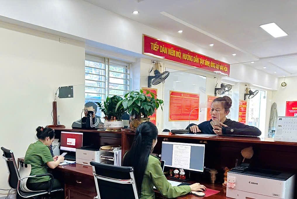 Kịp thời giải đáp những khó khăn, vướng mắc phát sinh giúp người dân trong quá trình sử dụng dịch vụ công