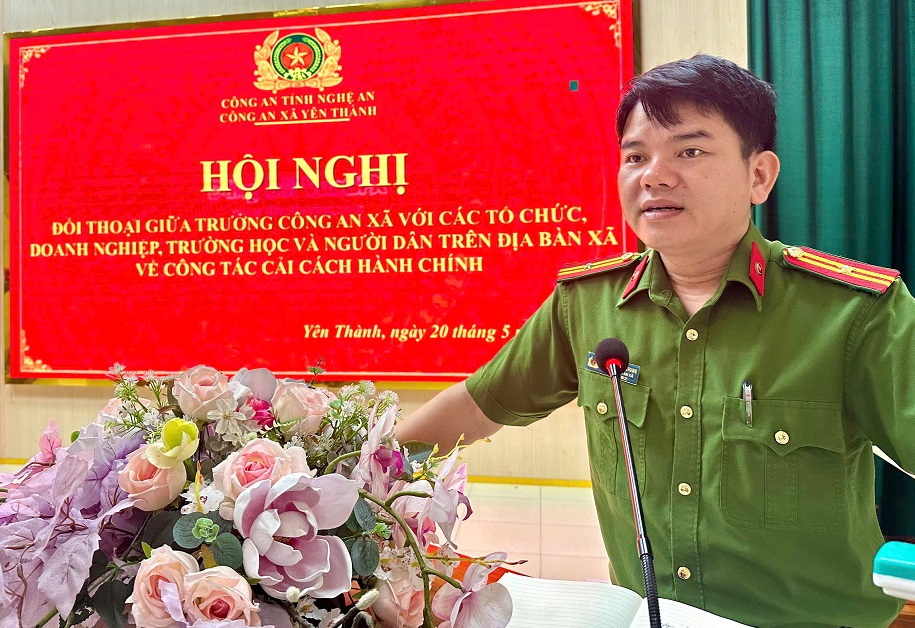 Công an xã phát biểu tại Hội nghị