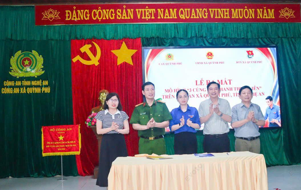 Công an xã phối hợp ký kết thực hiện mô hình