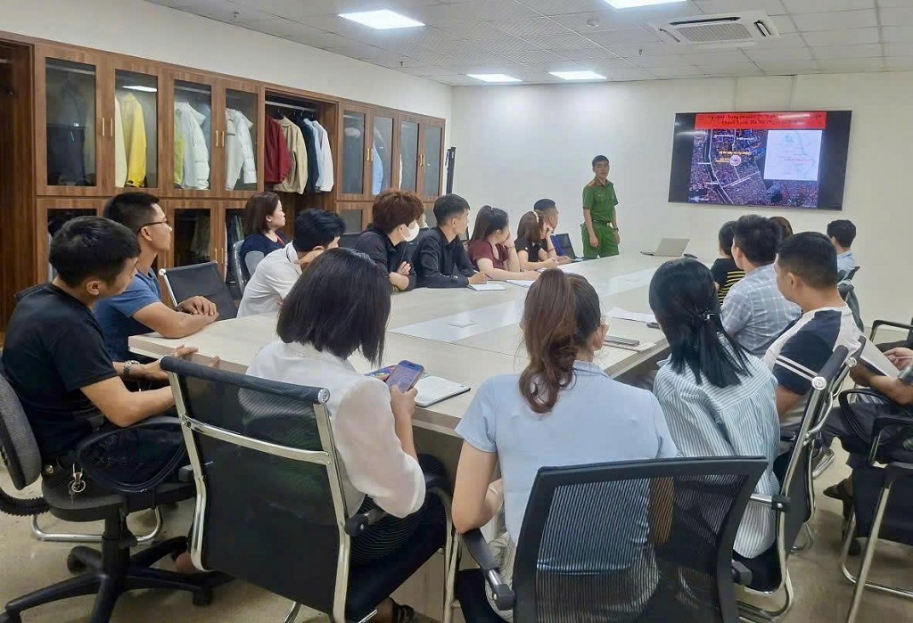 Phổ biến kiến thức, giải đáp thắc mắc của người dân