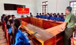 Công an xã Tân An tuyên truyền pháp luật cho đoàn viên, thanh niên
