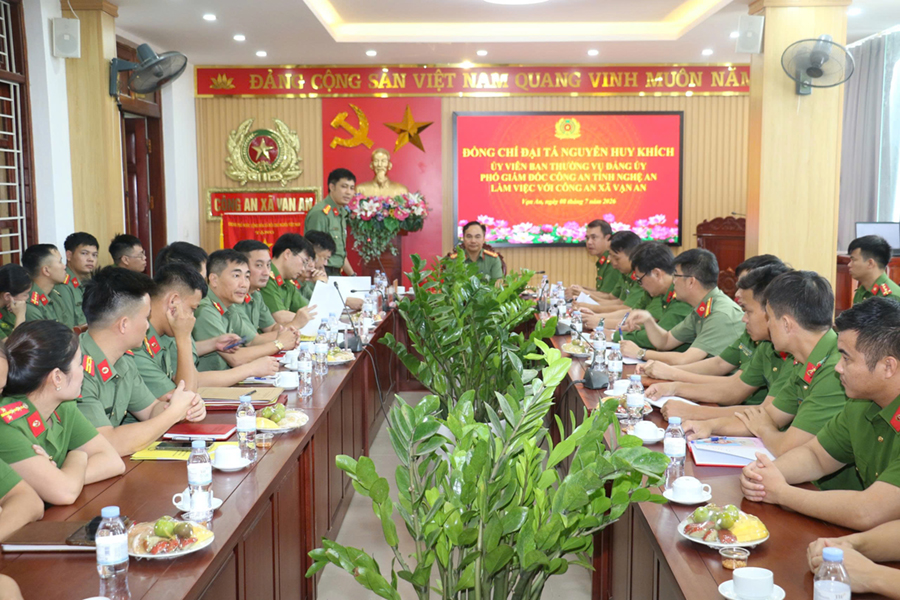 Toàn cảnh buổi làm việc
