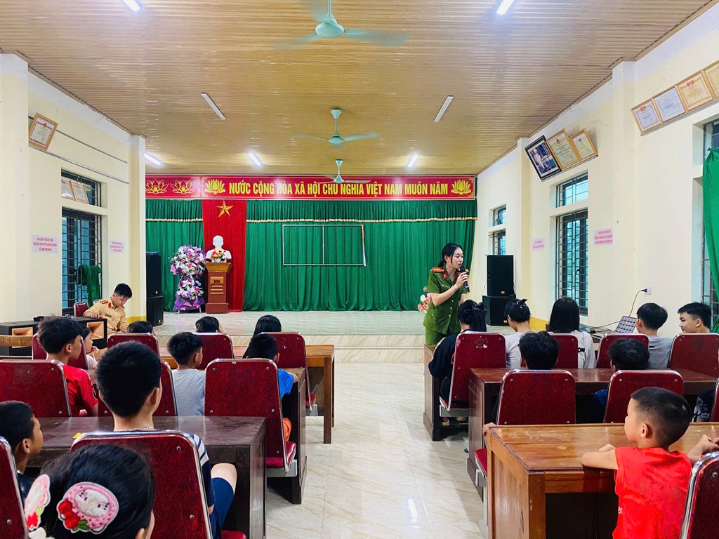 Công an xã Quỳ Châu đẩy mạnh tuyên truyền, phổ biến pháp luật 
