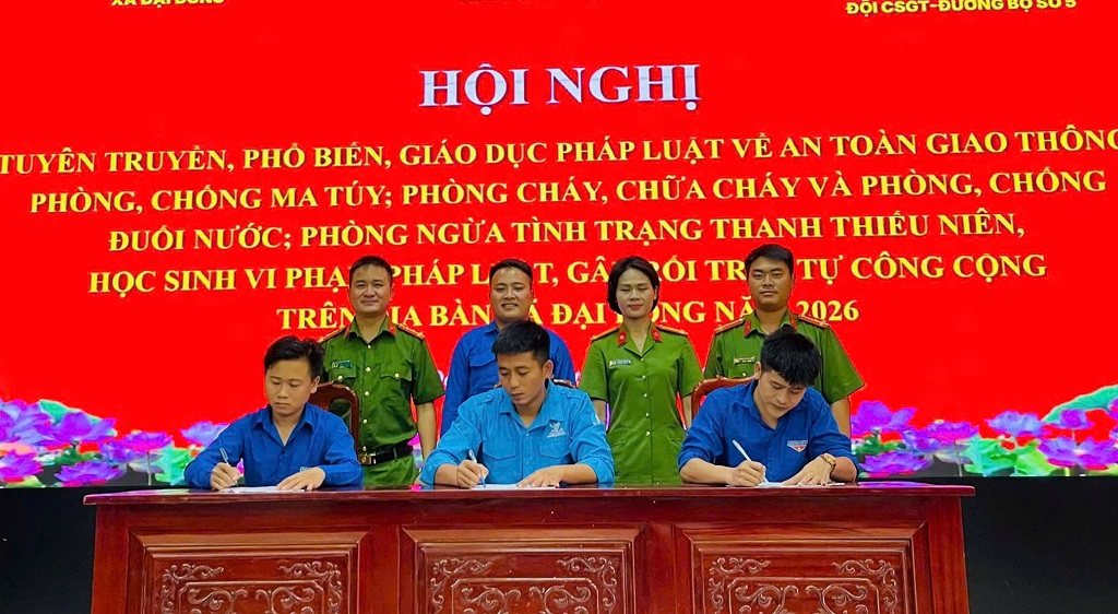Ký cam kết chấp hành quy định pháp luật