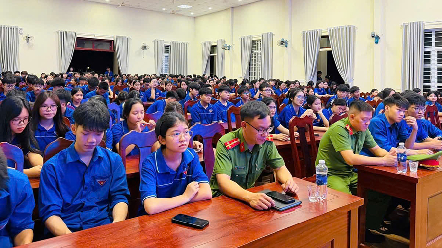Buổi tuyên truyền thu hút đông đảo thanh, thiếu nhi tham gia