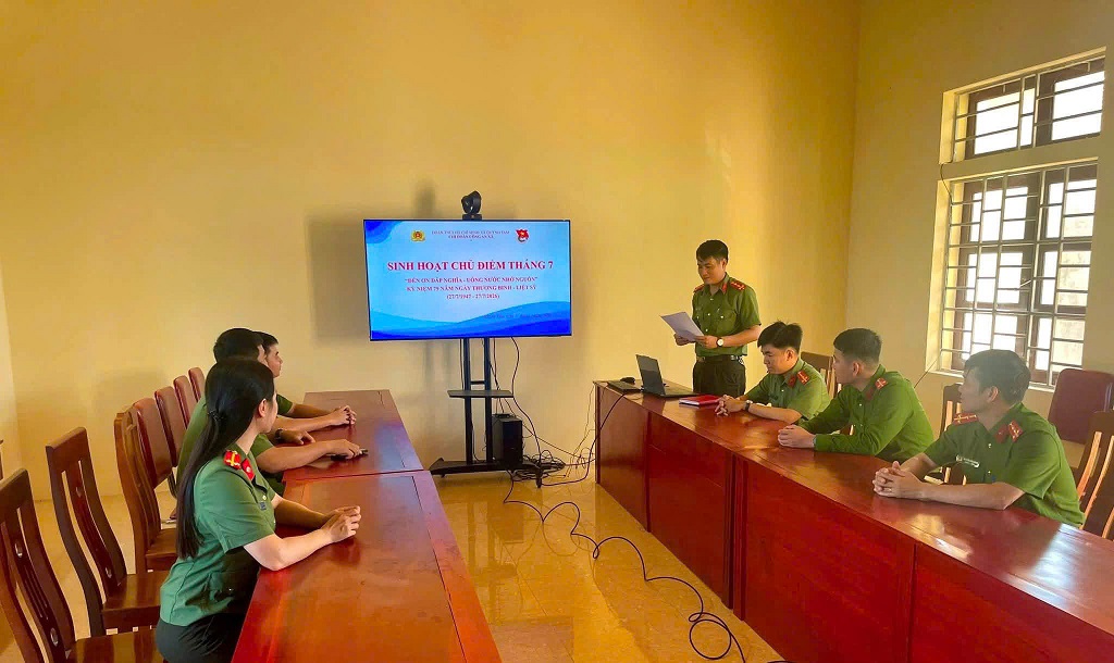 Công an xã Quỳnh Tam tổ chức sinh hoạt đoàn tháng 7/2026