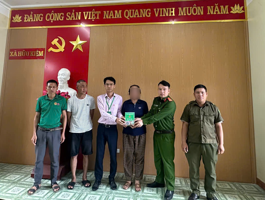 Công an xã Hữu Kiệm hỗ trợ người sau cai nghiện vay vốn phát triển kinh tế