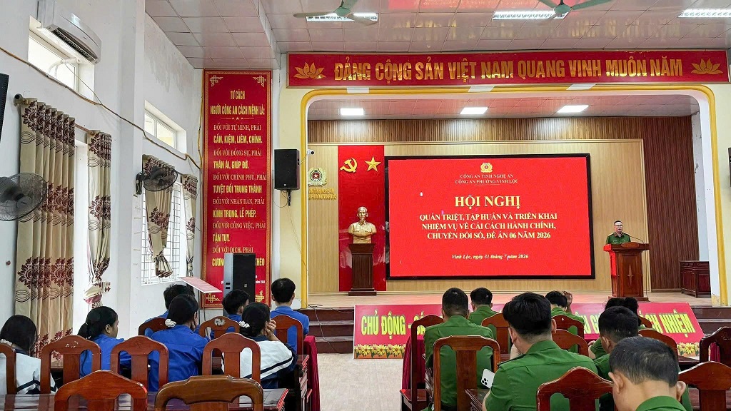 Học tập Hội nghị quán triệt, tập huấn và triển khai nhiệm vụ về CCHC, chuyển đổi số, Đề án 06