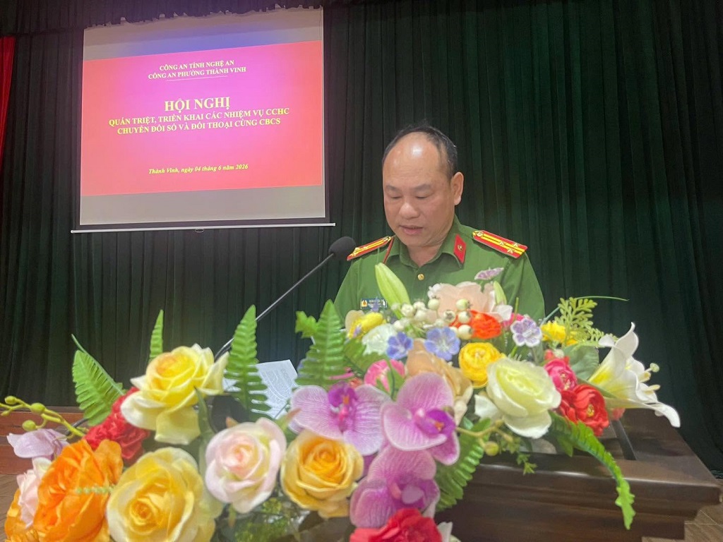Công an phường Thành Vinh quán triệt nhiệm vụ cải cách hành chính, chuyển đổi số và đối thoại với cán bộ, chiến sĩ