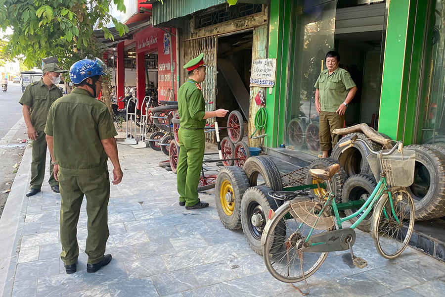 Ra quân giải tỏa vi phạm hành lang an toàn giao thông