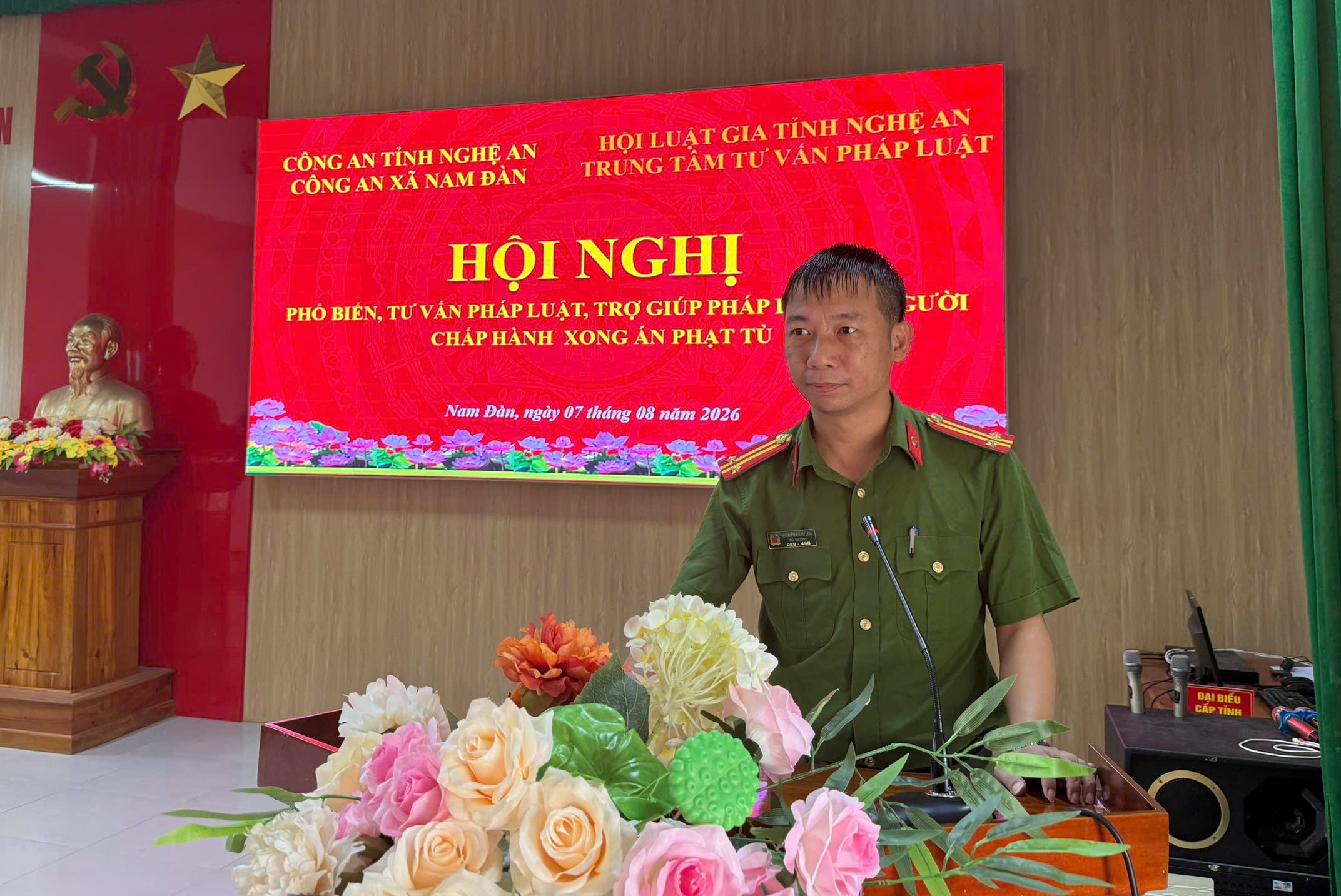 Tuyên truyền, phổ biến, giáo dục pháp luật cho người chấp hành xong án phạt tù