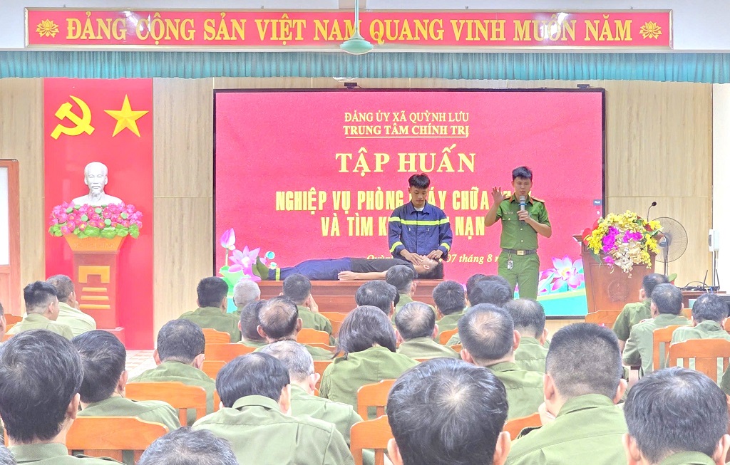 Tập huấn nghiệp vụ phòng cháy, chữa cháy cho Tổ trưởng tổ an ninh xã