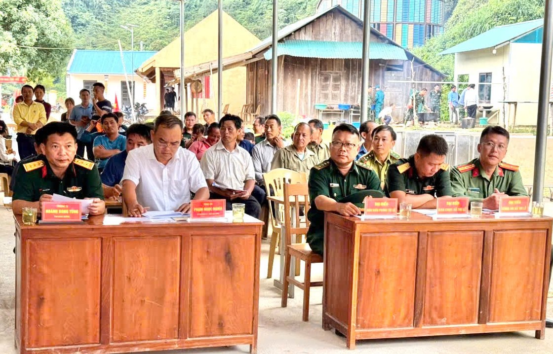 Công an xã Tri Lễ tuyên truyền pháp luật, phổ biến pháp luật tại bản Mường Lống
