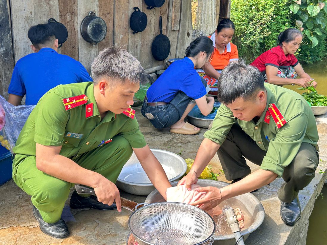 Công an xã Tri Lễ tổ chức hoạt động tri ân nhân dịp Ngày Thương binh - Liệt sĩ