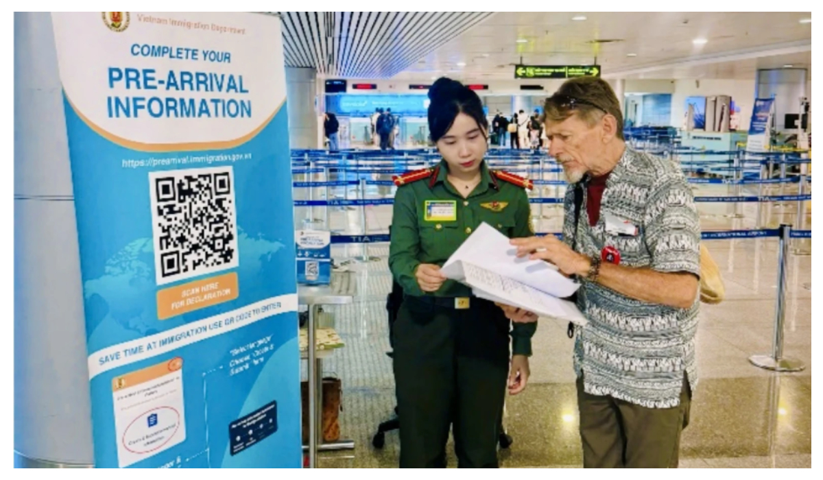 Sửa đổi, bổ sung một số quy định về mẫu giấy tờ liên quan đến nhập cảnh, xuất cảnh, cư trú của người nước ngoài tại Việt Nam