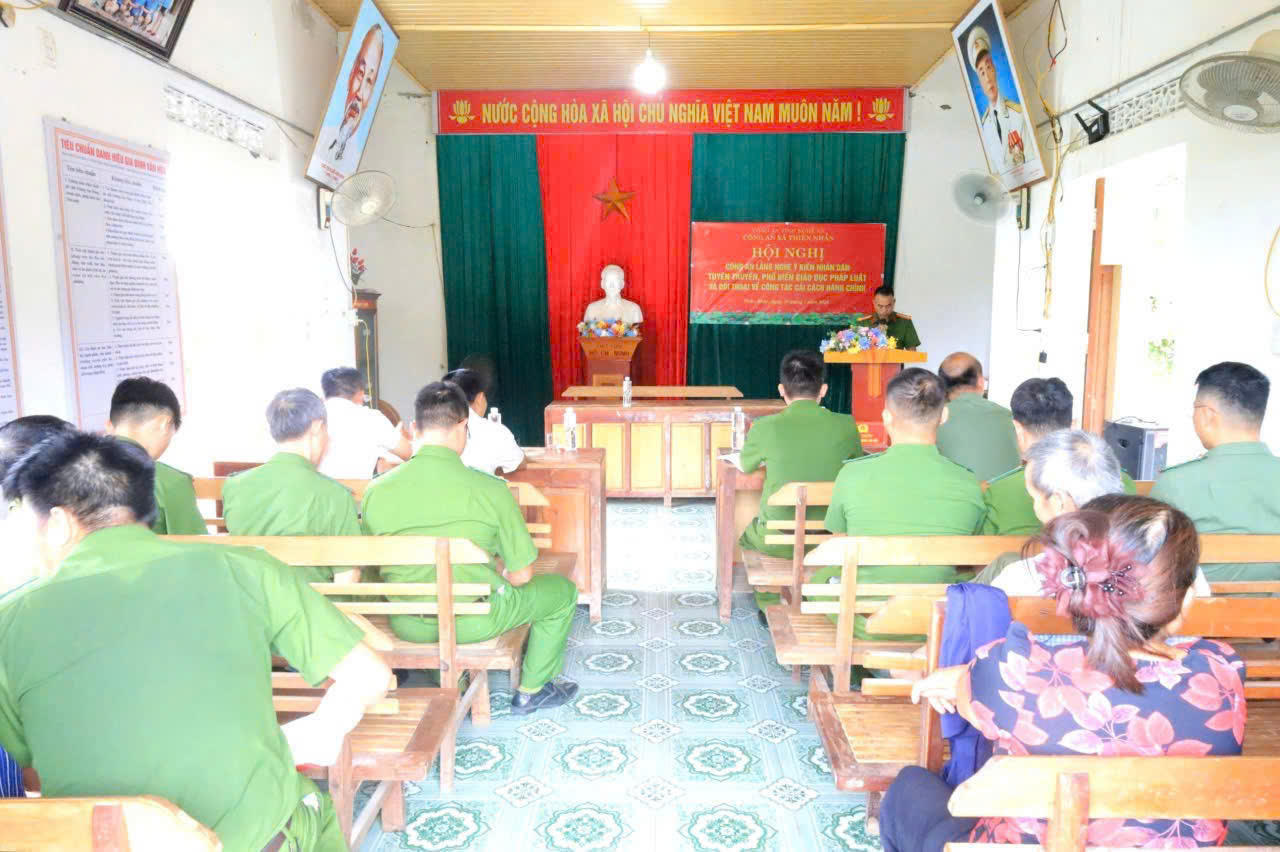 Tại diễn đàn