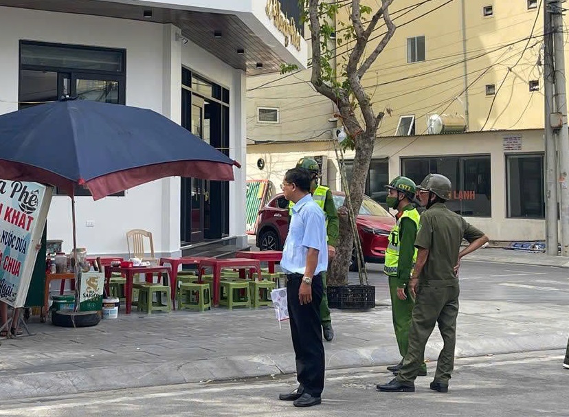 Tình trạng sử dụng lòng đường, vỉa hè làm nơi kinh doanh, buôn bán