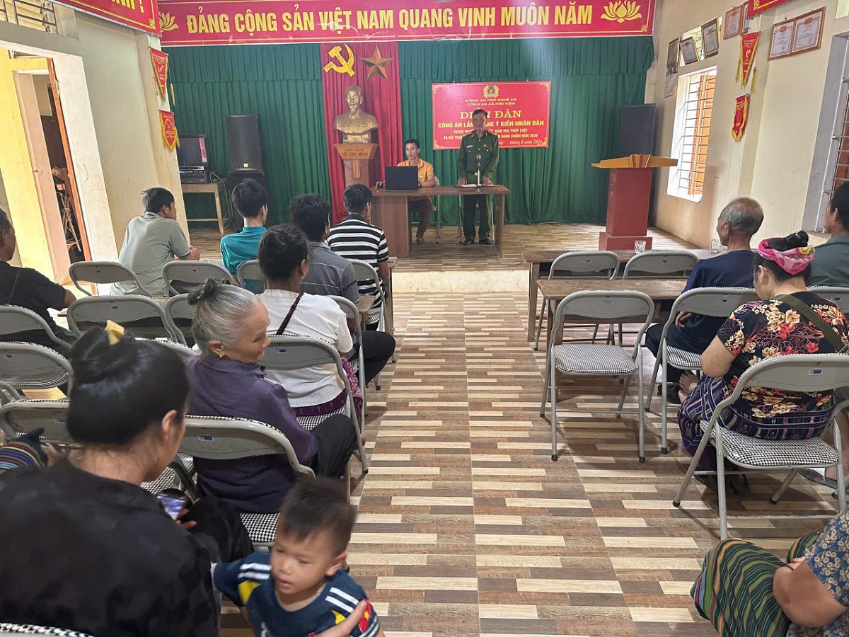 Diễn đàn “Công an lắng nghe ý kiến Nhân dân” tại bản Noọng Ó
