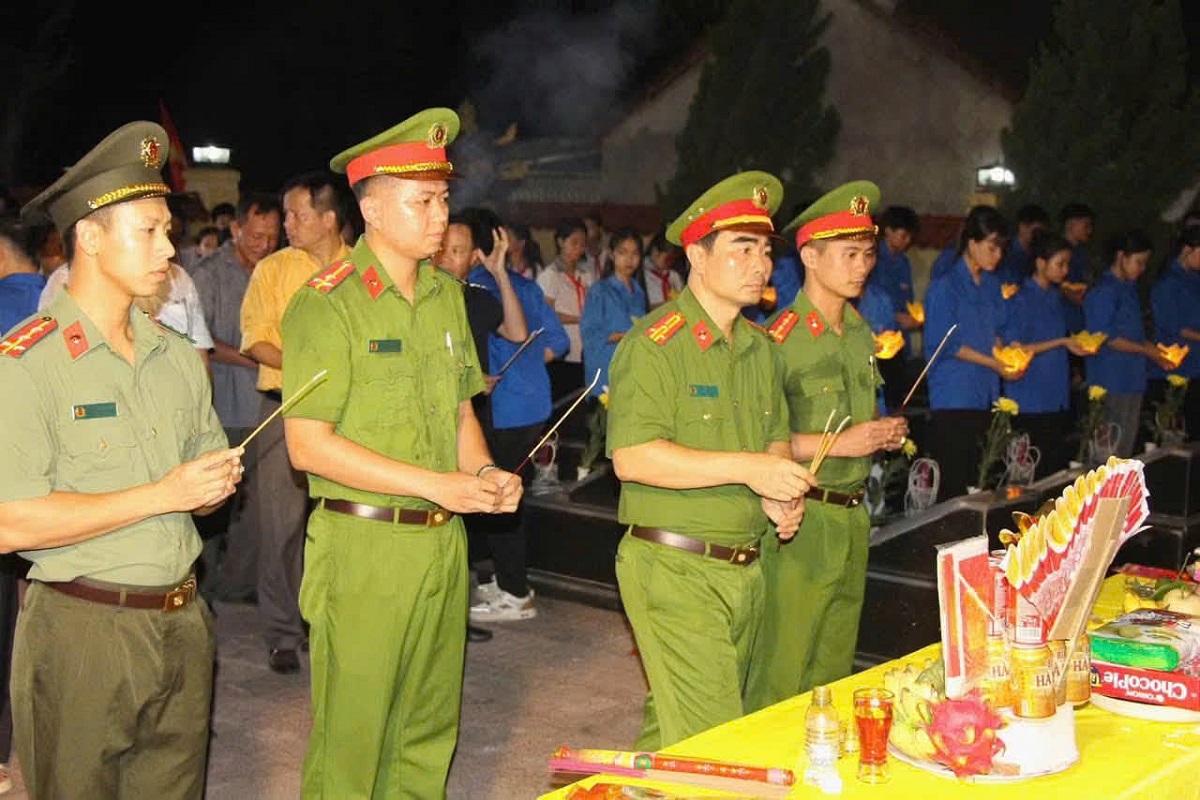 Dâng hương tri ân các Anh hùng, Liệt sĩ