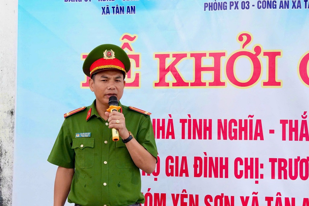 Đại diện Chỉ huy Công an xã Tân An phát biểu