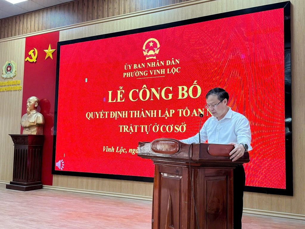 Đại diện Lãnh đạo phường Vinh Lộc phát biểu tại buổi lễ