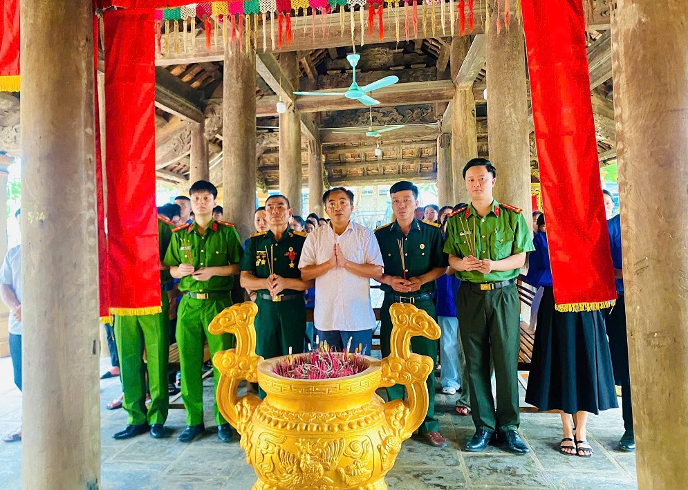 Dâng hương tri ân các Anh hùng, Liệt sĩ