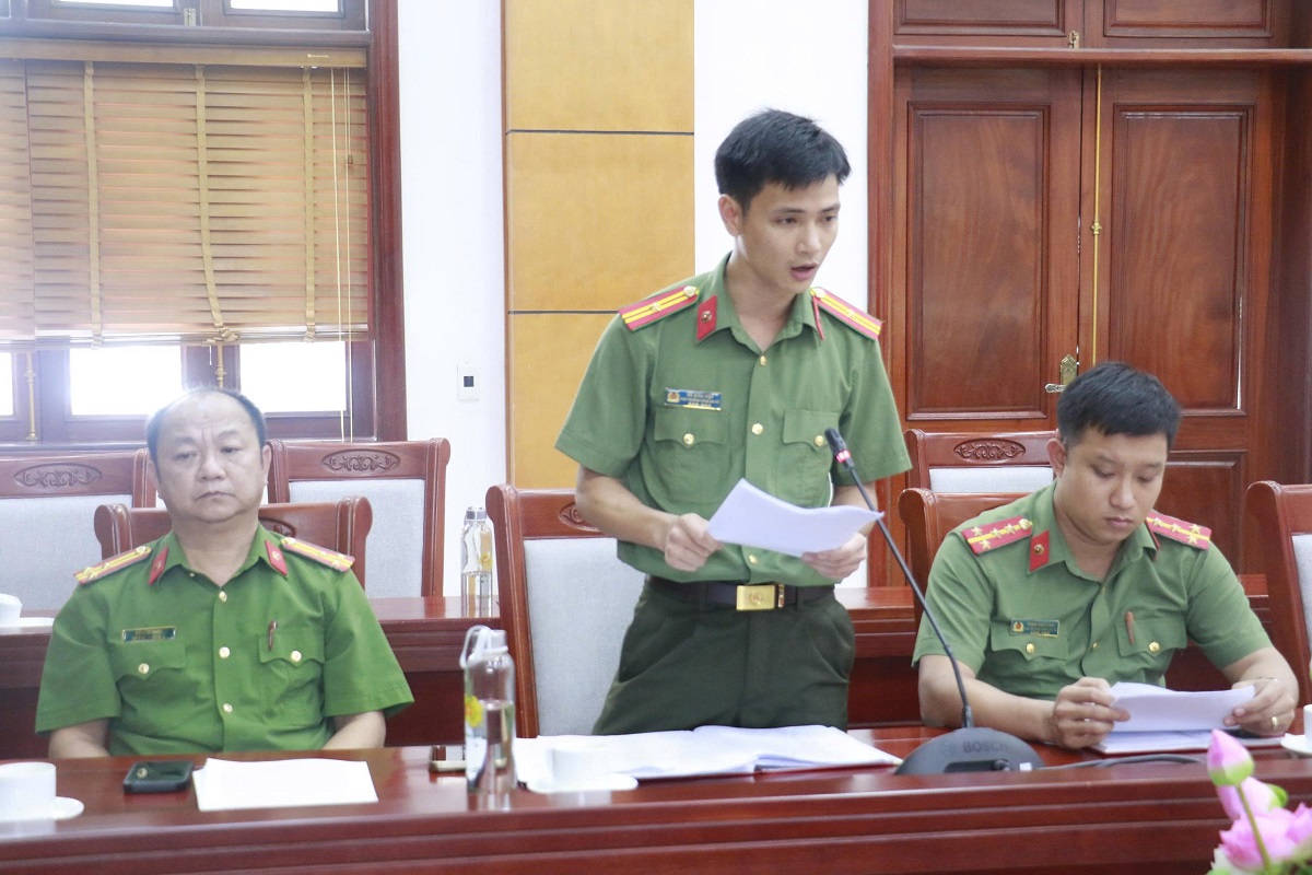 Đại biểu trình bày tham luận