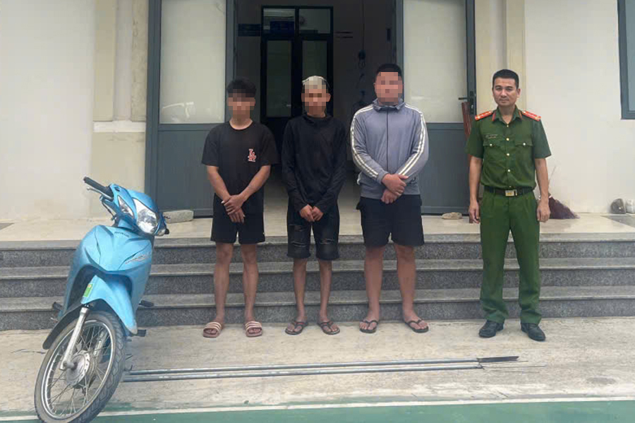 Thanh, thiếu niên vi phạm và tang vật tại Công an xã Môn Sơn