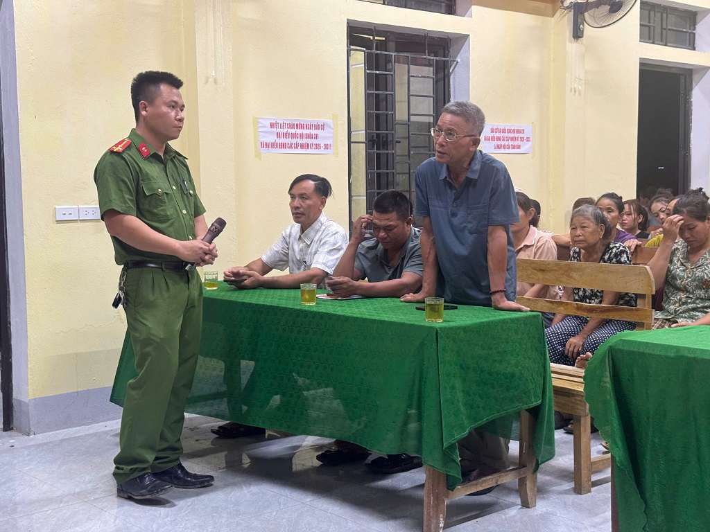 Công an xã tuyên truyền, phổ biến pháp luật