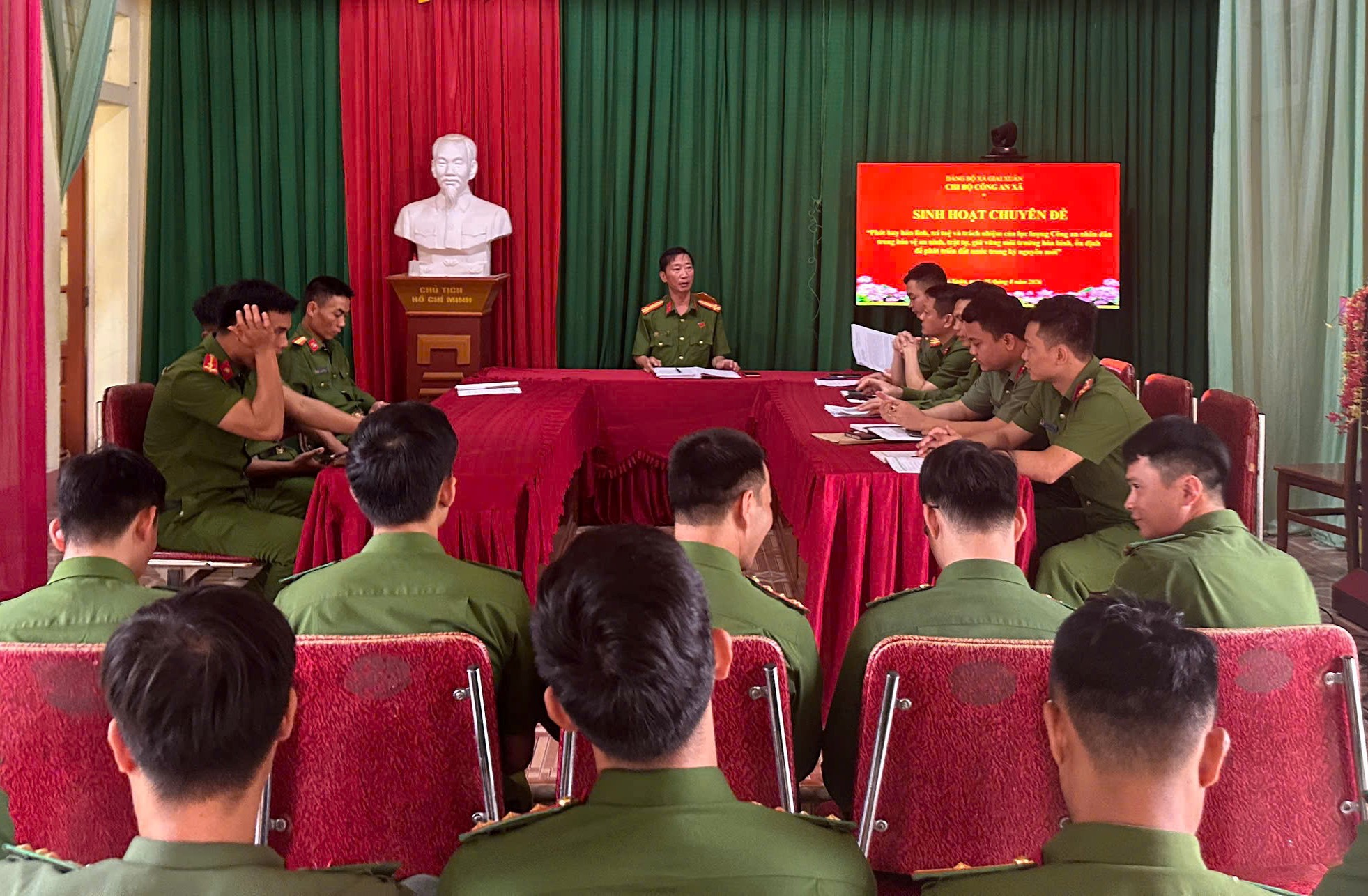 Toàn cảnh buổi sinh hoạt chuyên đề