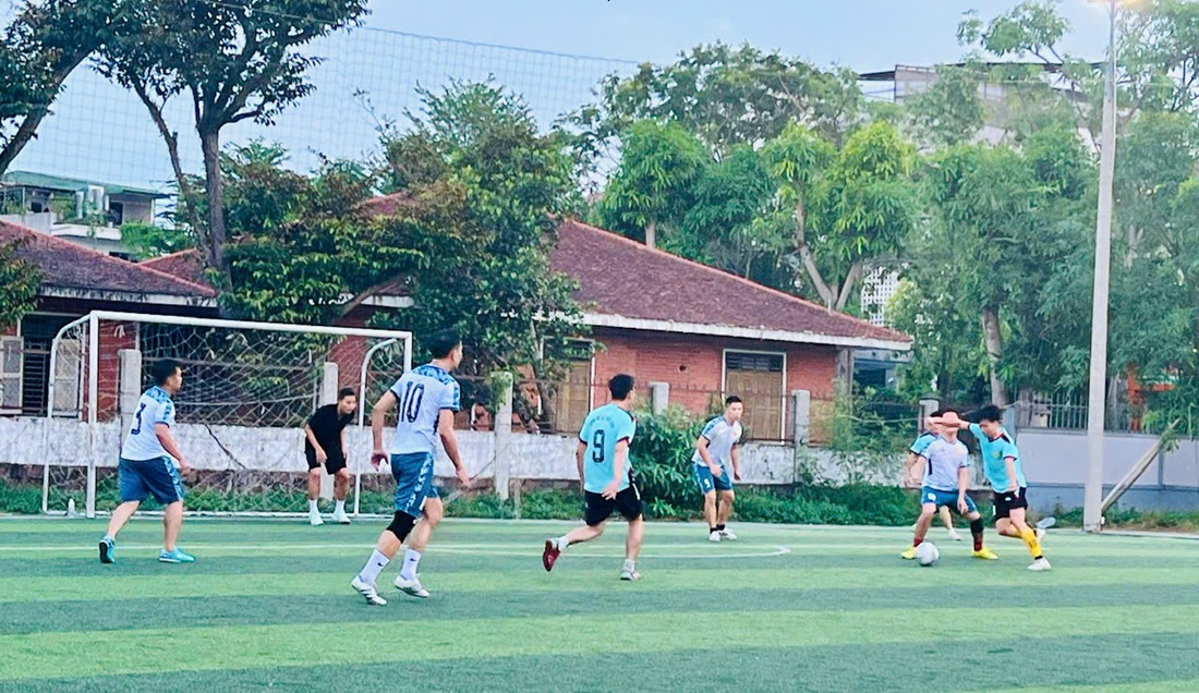 Công an xã Thần Lĩnh giao lưu bóng đá với Cục An ninh chính trị nội bộ