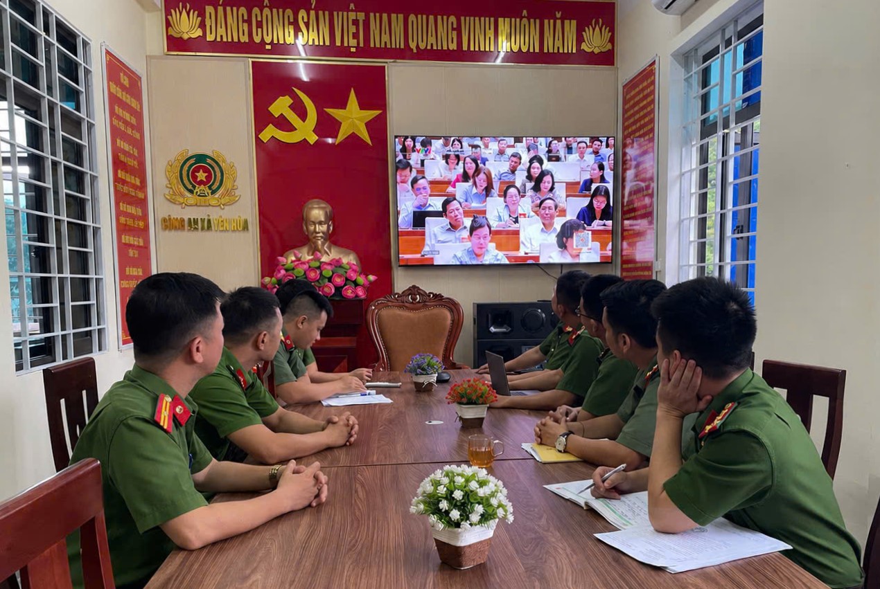 Công  an xã Yên Hòa tổ chức học tập, quán triệt Nghị quyết Hội nghị lần thứ ba Ban Chấp hành Trung ương Đảng khóa XIV
