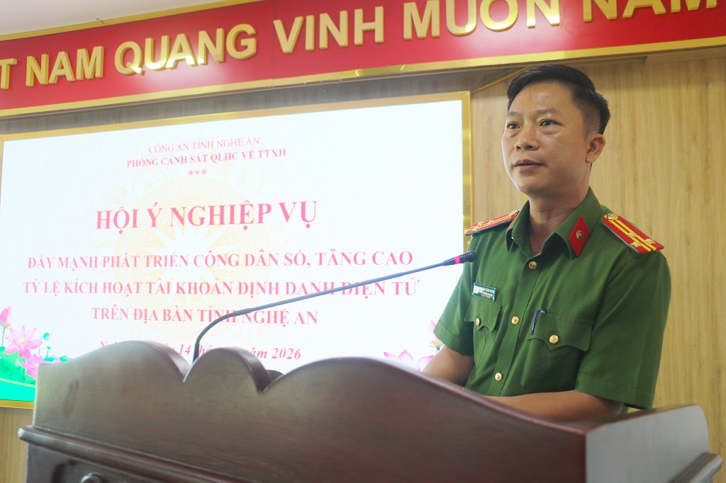 Lãnh đạo Phòng Cảnh sát Quản lý hành chính về trật tự xã hội phát biểu tại Hội nghị