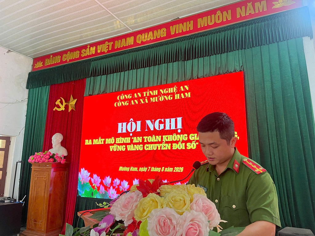 Công an xã phát biểu tại Hội nghị