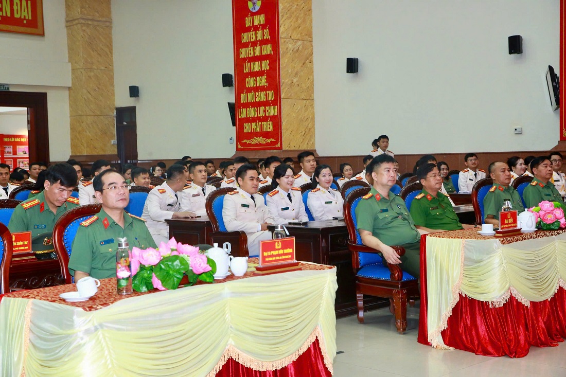 Đại biểu tham dự 