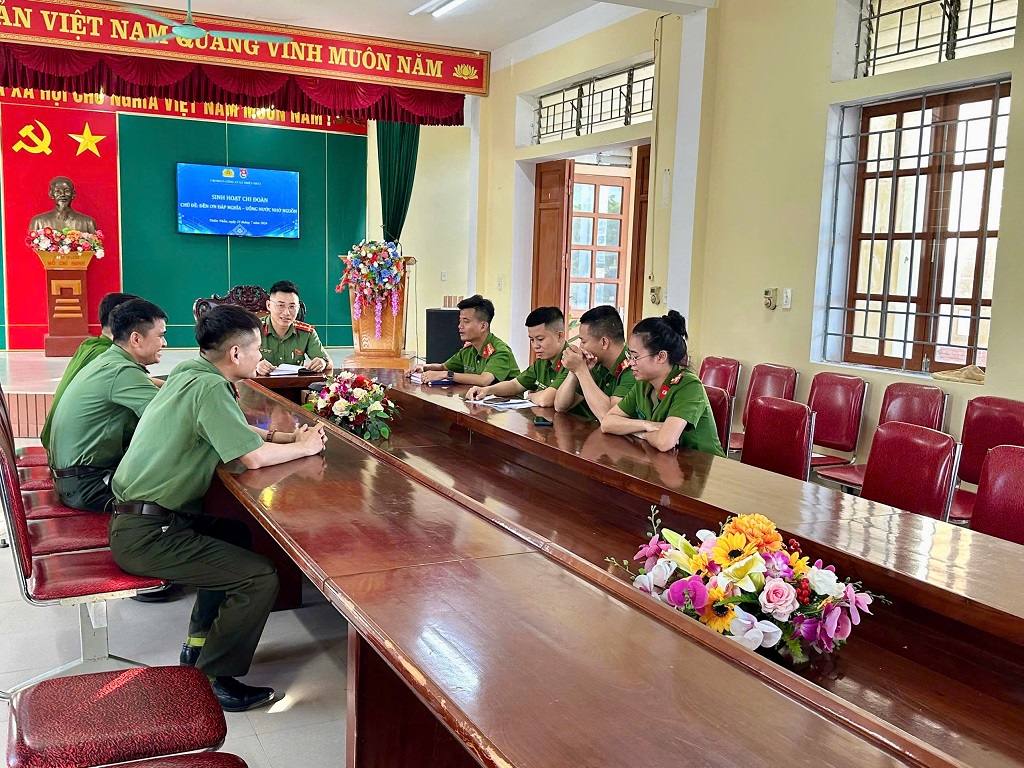 Toàn cảnh buôi sinh hoạt