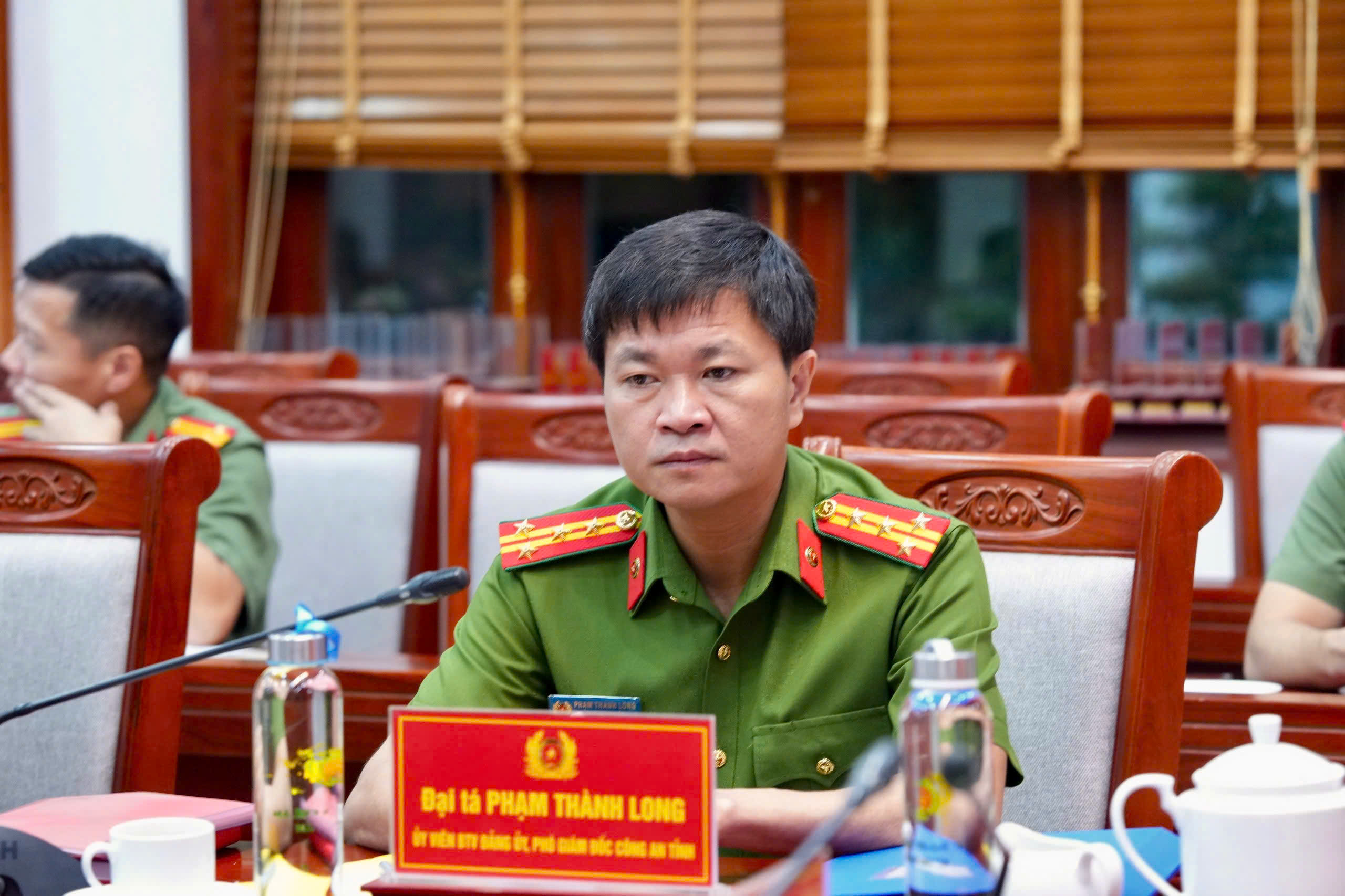 Đồng chí Đại tá Phạm Thành Long, Ủy viên Ban Thường vụ Đảng ủy, Phó Giám đốc Công an tỉnh tham dự tại điểm cầu Công an tỉnh Nghệ An