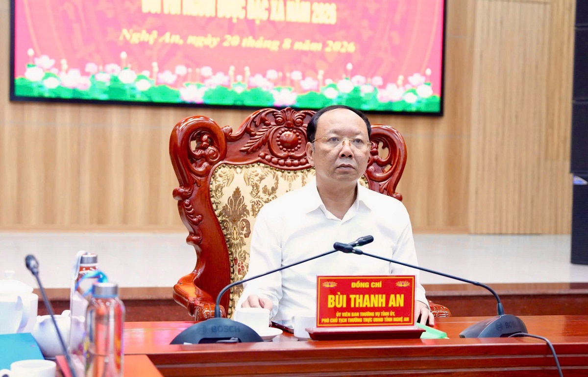 Đồng chí Bùi Thanh An, Ủy viên Ban Thường vụ Tỉnh ủy, Phó Chủ tịch Thường trực UBND tỉnh chủ trì Hội nghị tại điểm cầu Công an tỉnh Nghệ An
