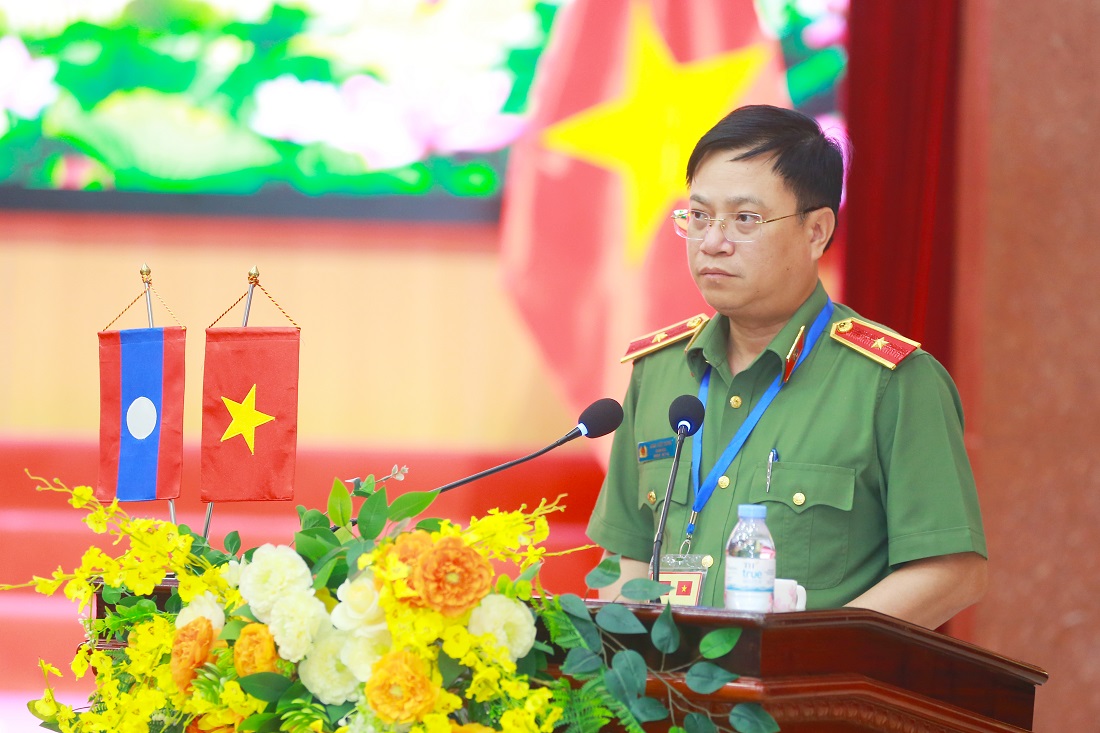 Đồng chí Thiếu tướng Đinh Việt Dũng, Ủy viên Ban Thường vụ Tỉnh ủy, Giám đốc Công an tỉnh phát biểu tại Hội nghị