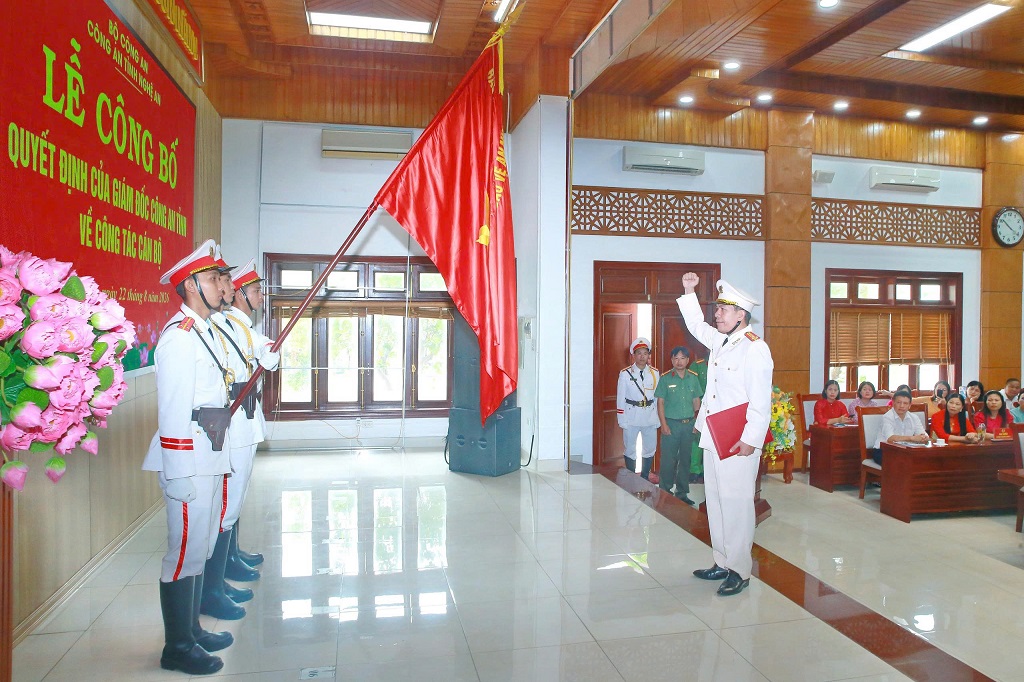 Thực hiện nghi thức Lễ tuyên thệ	