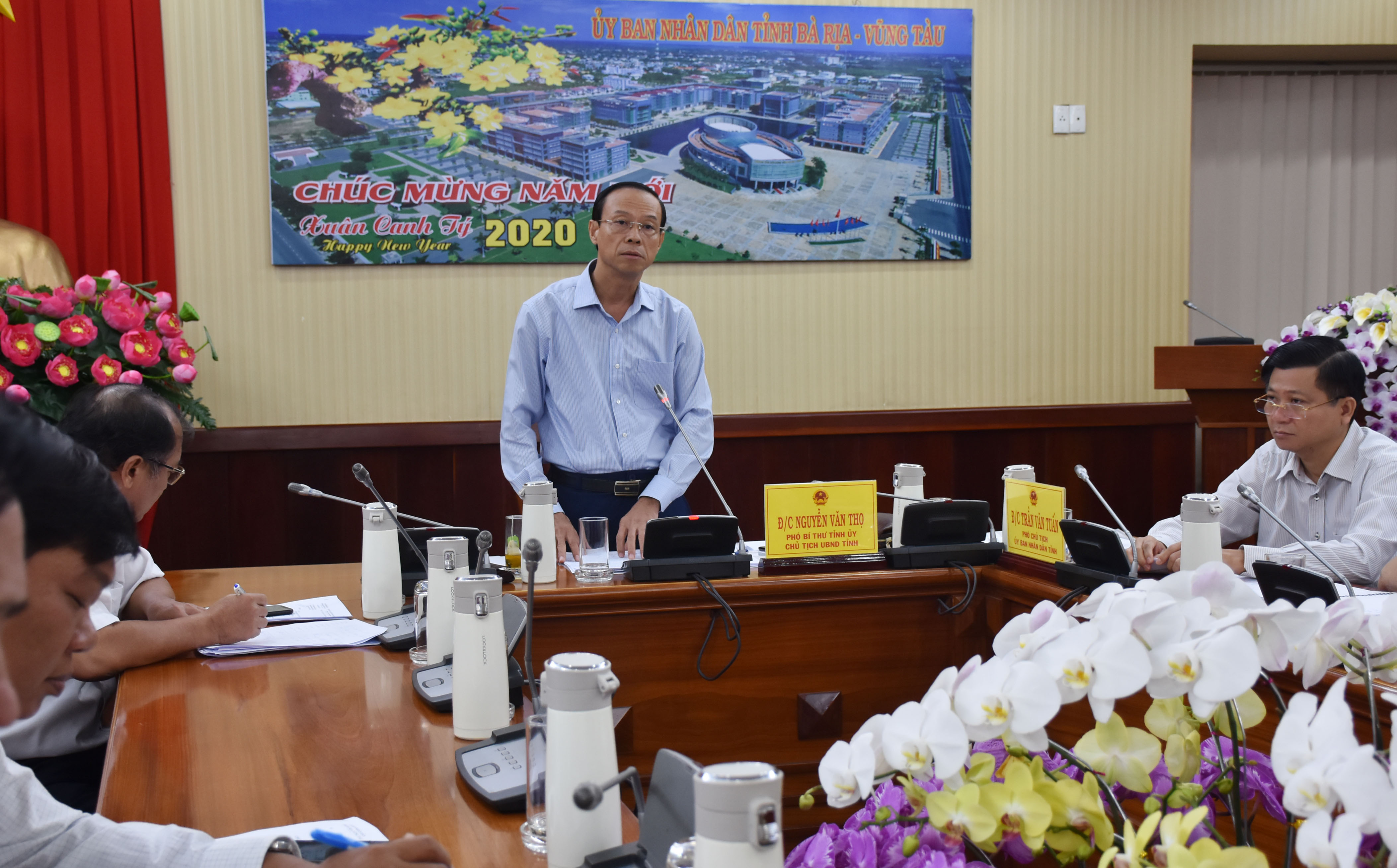 Ông Nguyễn Văn Thọ, Phó Bí thư Tỉnh ủy, Chủ tịch UBND tỉnh chủ trì hội nghị về công tác phòng chống dịch bệnh nCoV.