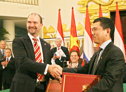 PV Gas and Shell inked MOU on cooperation and LNG Sales and Purchase Agreement