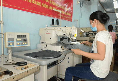 Được hỗ trợ mua máy móc thiết bị, Công ty TNHH SX-DVTM Vân Nam (phường Long Toàn, TP. Bà Rịa) đã ký kết nhiều đơn hàng với số lượng lớn. Ảnh: THANH TRÍ