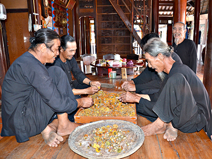 TP.Vũng Tàu cần phát triển Long Sơn thành vệ tinh du lịch. Trong ảnh: Nhà Lớn Long Sơn, đạo Ông Trần và nếp sống, sinh hoạt của người dân Long Sơn luôn cuốn hút du khách khám phá.