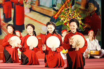 Ngày 8-12-2017, Tổ chức Giáo dục, Khoa học và Văn hóa Liên hợp quốc (UNESCO) đã đưa Hát Xoan Phú Thọ vào danh mục Di sản văn hóa phi vật thể đại diện của nhân loại. 