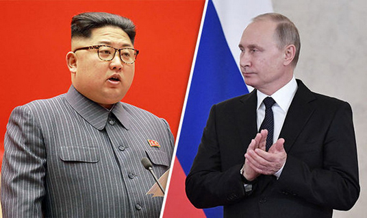 Nhà lãnh đạo Triều Tiên Kim Jong-un (trái) và Tổng thống Nga Vladimir Putin. 